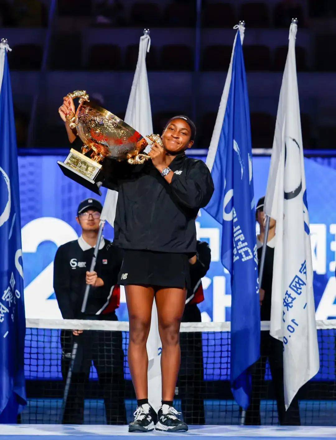 的残酷和起 的残酷和起