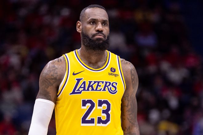 借雄厚资金 借雄厚资金